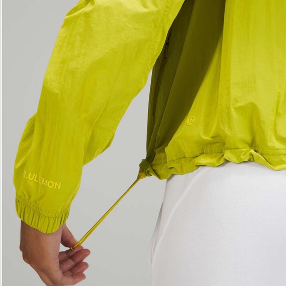 Lululemon light weight hooded jacket size 4 - Picture 4 of 9